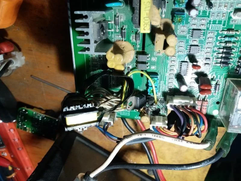 AzLift: elektron plata və onun komponentləri